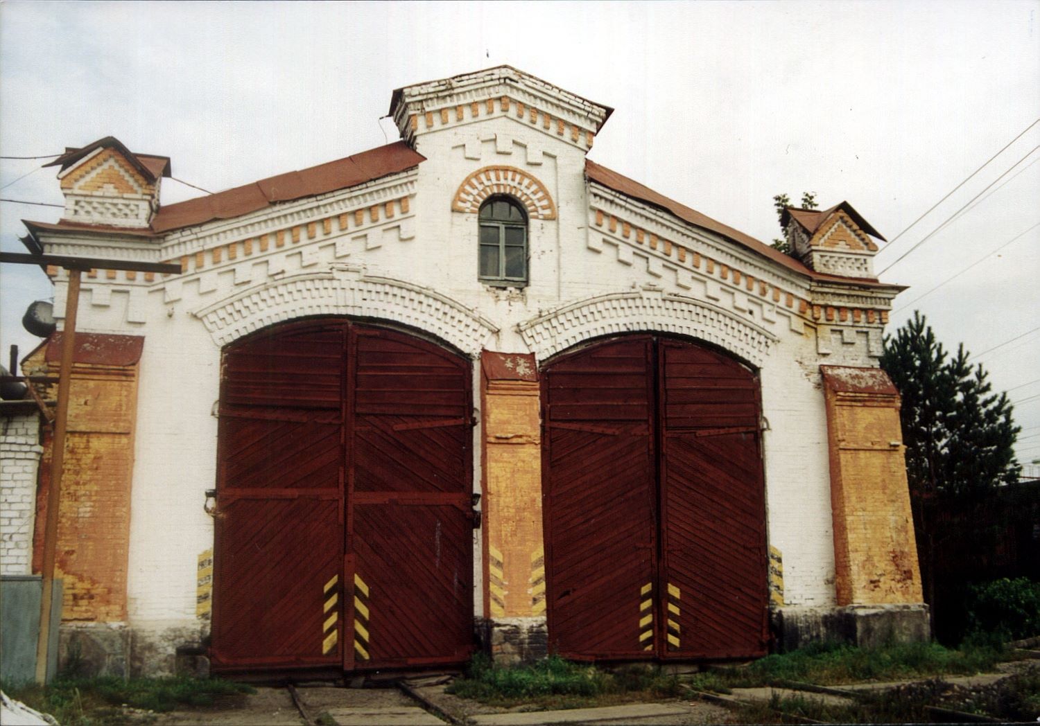 37 yuzhnye vorota oborotnogo depo stancii spassk dalniy postroennogo v 1897 g
