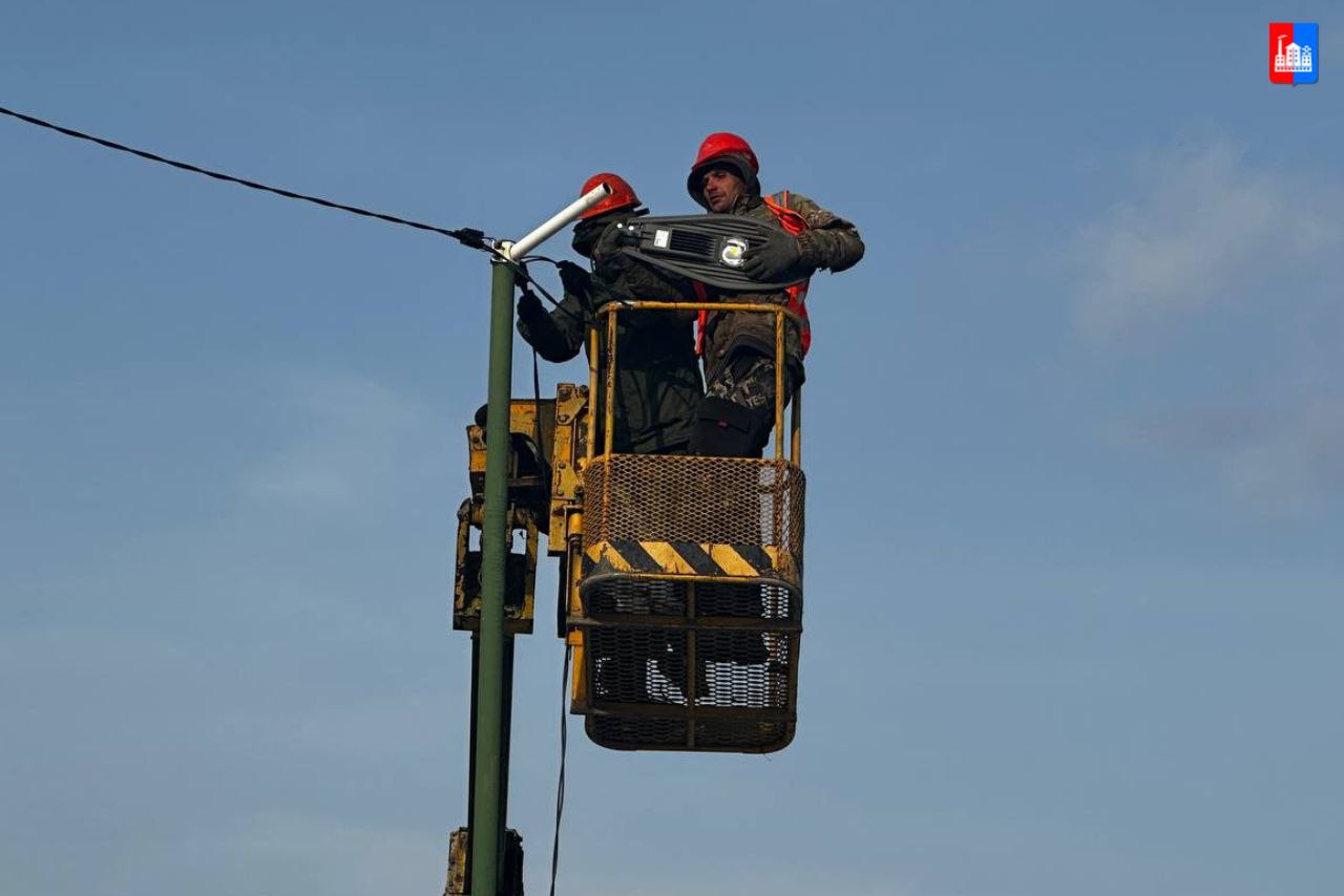 photo 5350802620115184975 y