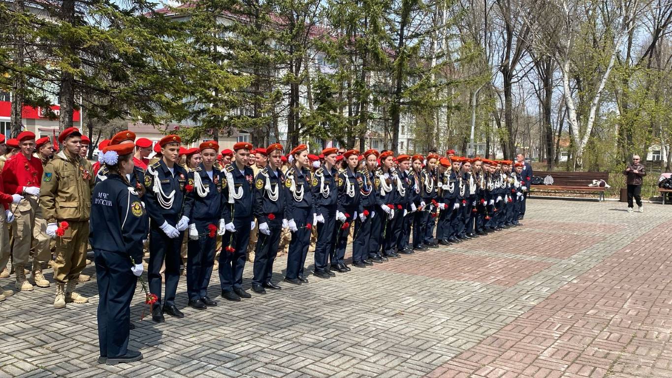 vozlozhenie cvetov