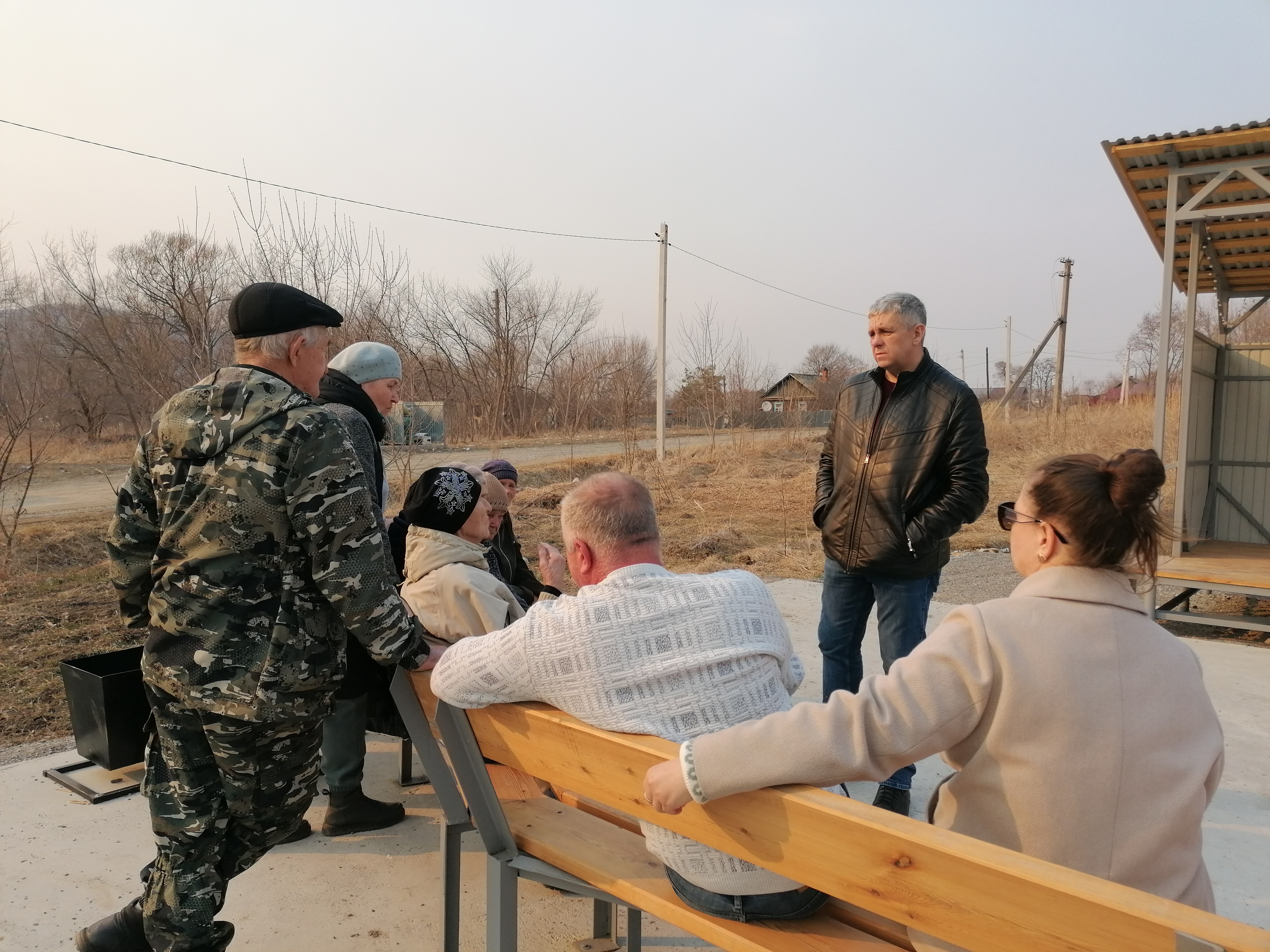 zhiteli ozvuchivayut voprosy